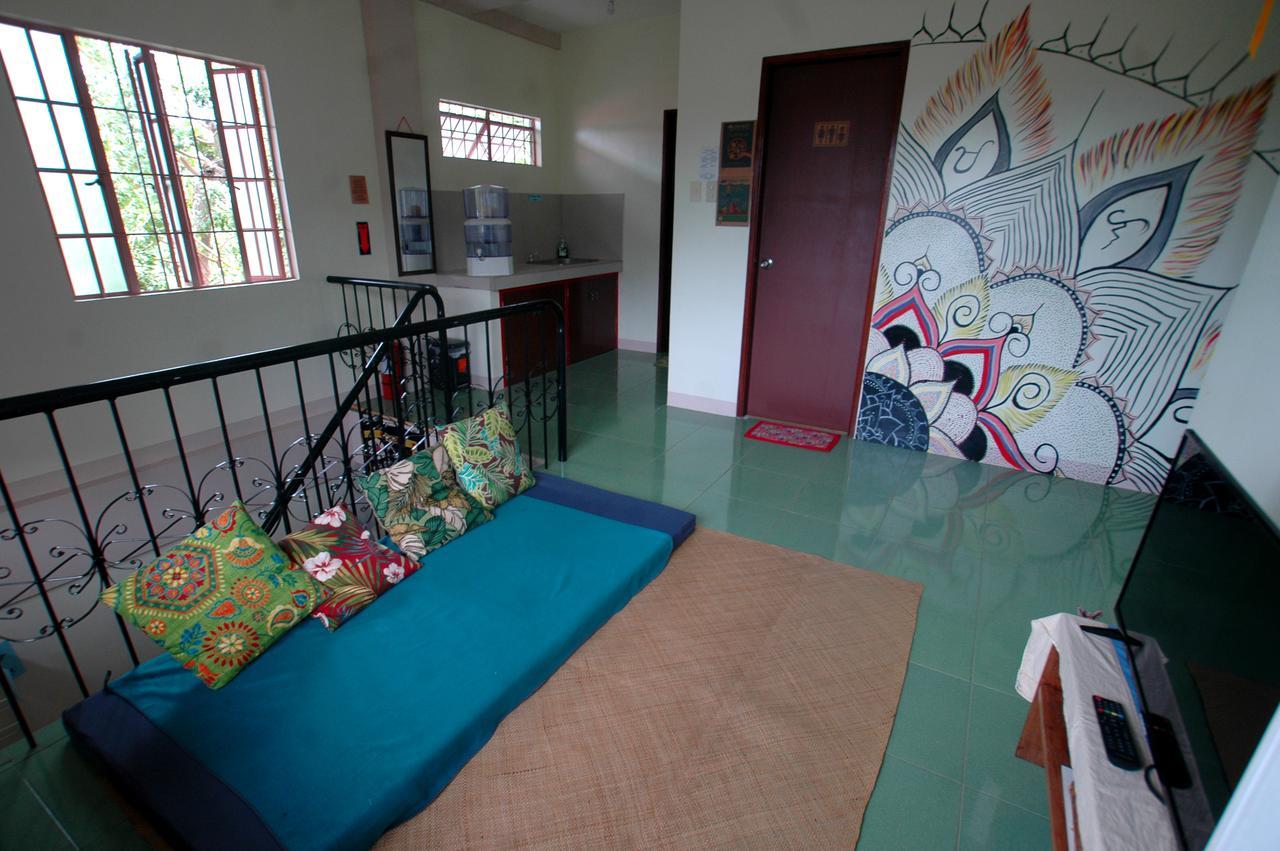 Treffpunkt 5300 Hostel Puerto Princesa Ngoại thất bức ảnh