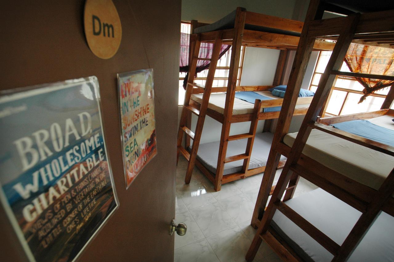 Treffpunkt 5300 Hostel Puerto Princesa Ngoại thất bức ảnh