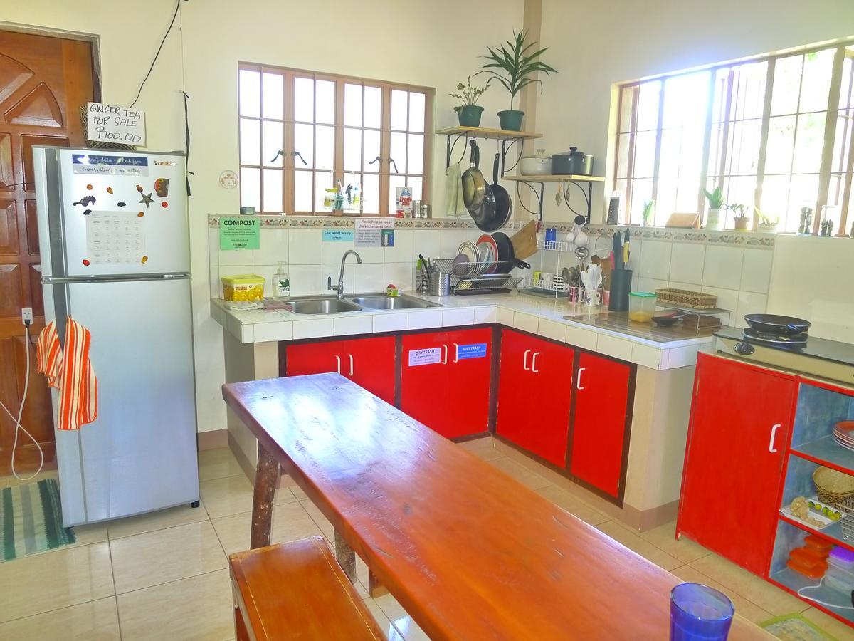 Treffpunkt 5300 Hostel Puerto Princesa Ngoại thất bức ảnh