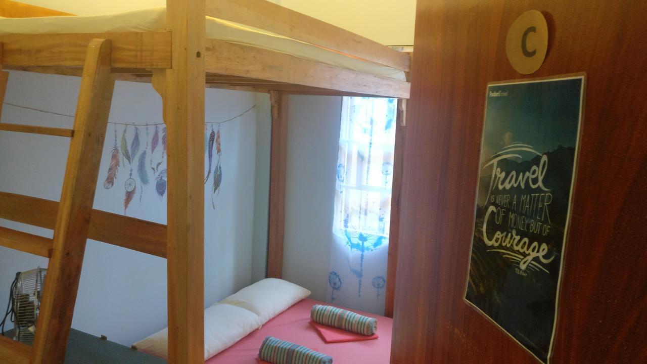Treffpunkt 5300 Hostel Puerto Princesa Ngoại thất bức ảnh