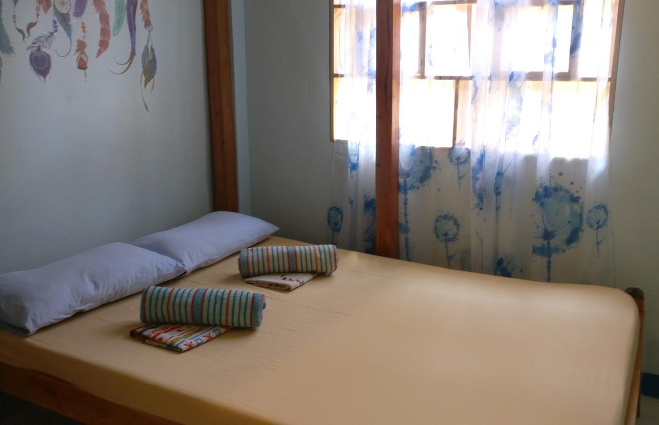 Treffpunkt 5300 Hostel Puerto Princesa Ngoại thất bức ảnh