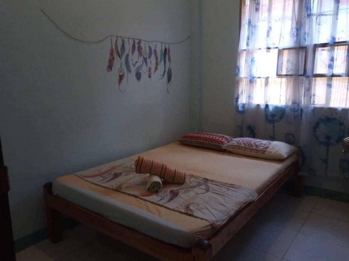 Treffpunkt 5300 Hostel Puerto Princesa Ngoại thất bức ảnh